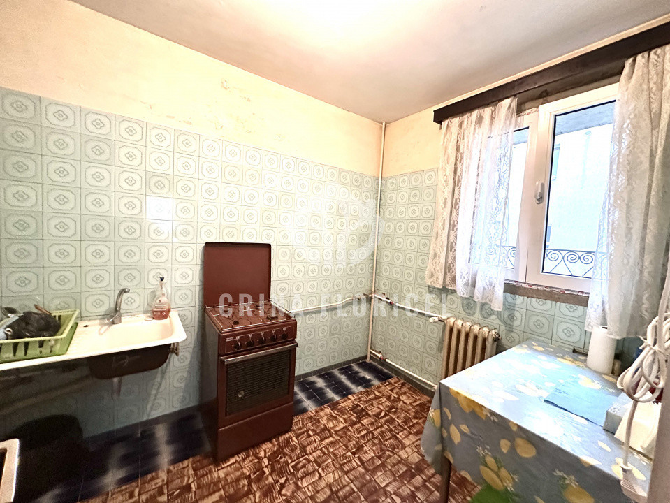 Vanzare apartament decomandat  3 camere - 70 mp - necesita renovare - Dorobanti