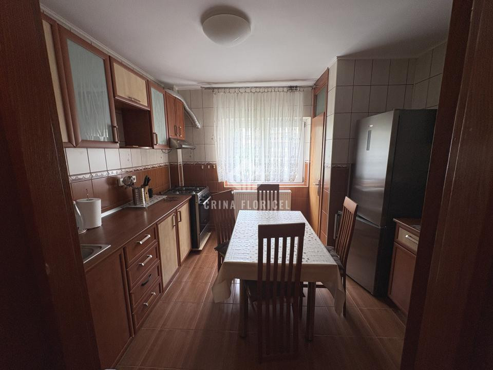 Apartament 3 camere - decomandat - 80 mp - igienizat - UNIRII / NERVA TRAIAN
