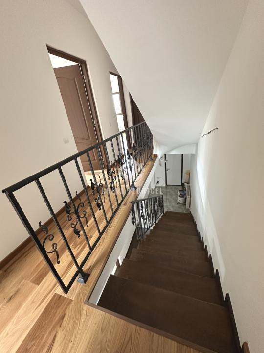 Inchiriere vila nemobilata - 168 mp - complex - Bragadiru - Str Diamantului