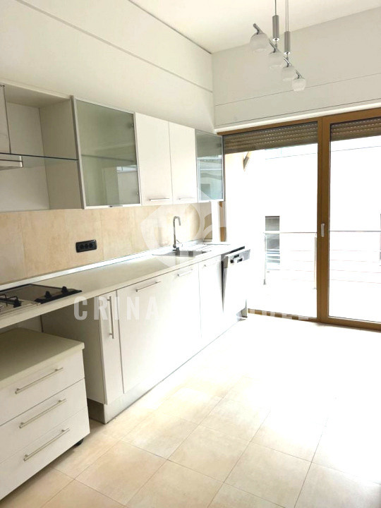 Vanzare duplex 210 mp - 5 camere - garaj subteran  - bloc 2012 - Primaverii