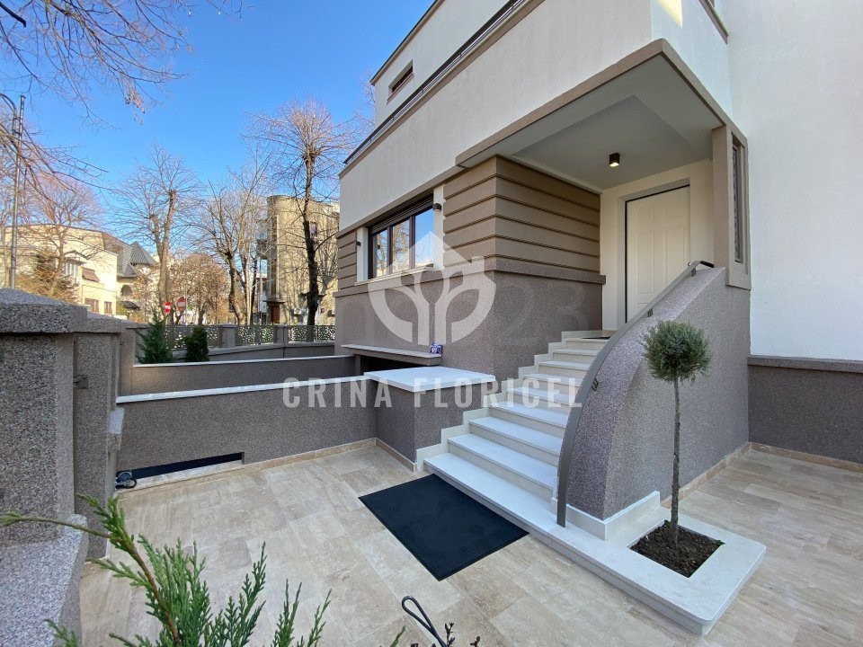 Vanzare vila complet renovata 2023 - suprafata 625 mp - Primaverii