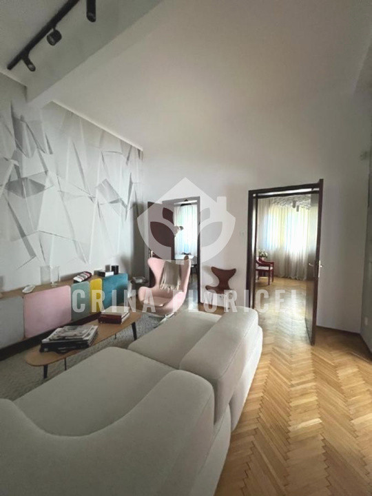 De inchiriat Vilă, 4 camere, 3 dormitoare, Curte /grădină, Herăstrău- Primaverii