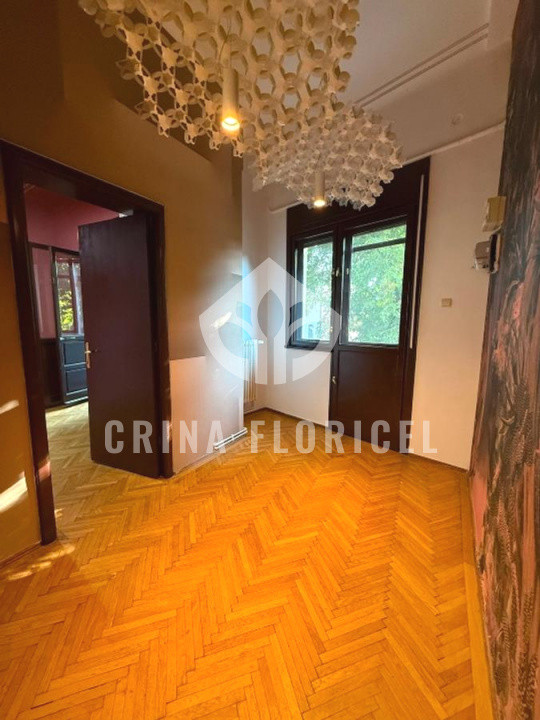 De inchiriat Vilă, 4 camere, 3 dormitoare, Curte /grădină, Herăstrău- Primaverii