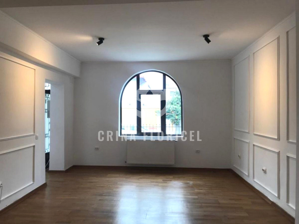 Vilă deosebită 350 mp, curte & Grădină, 2 Parcări, zona Kiseleff