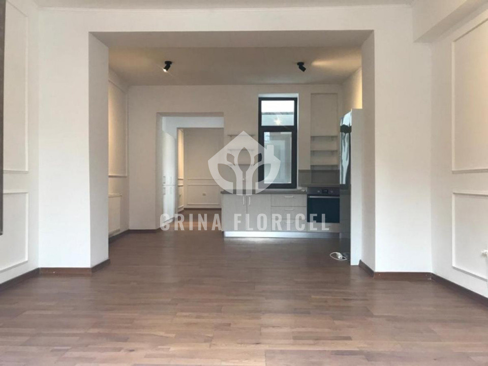 Vilă deosebită 350 mp, curte & Grădină, 2 Parcări, zona Kiseleff