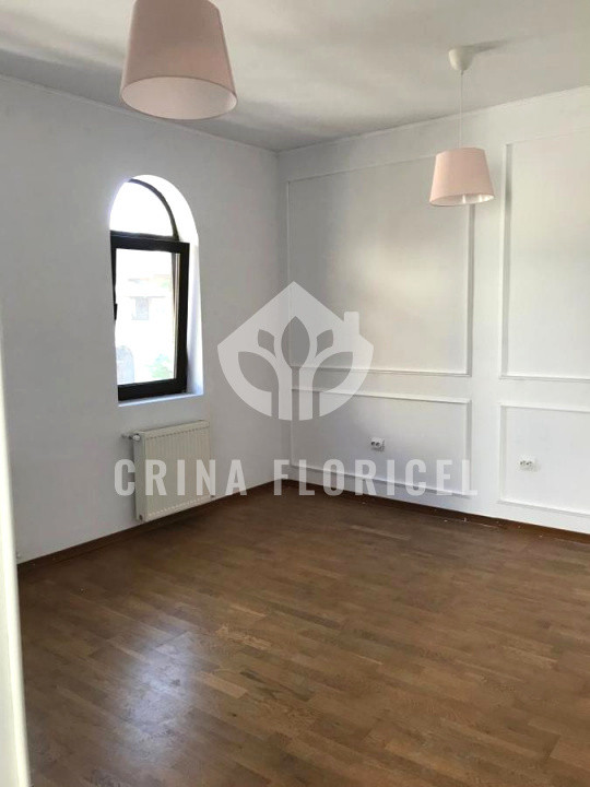 Vilă deosebită 350 mp, curte & Grădină, 2 Parcări, zona Kiseleff