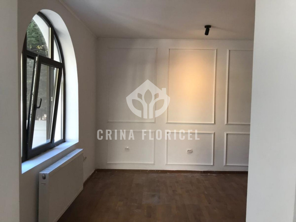 Vilă deosebită 350 mp, curte & Grădină, 2 Parcări, zona Kiseleff