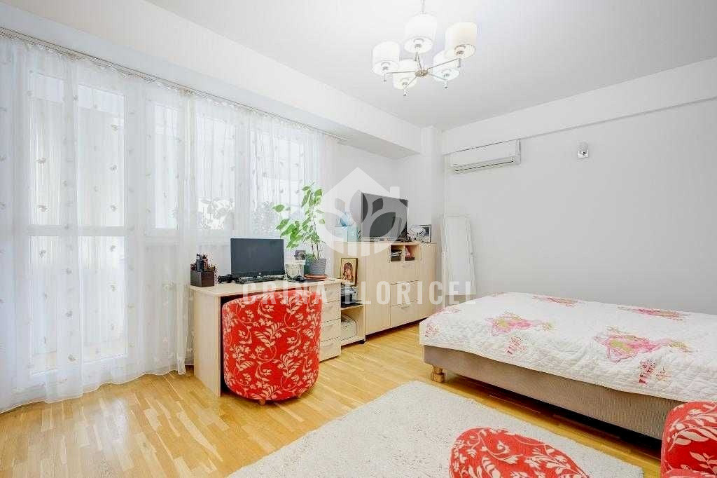 Apartament 4 camere ,200 mp utili, 3 băi, 2 parcări , zona Floreasca