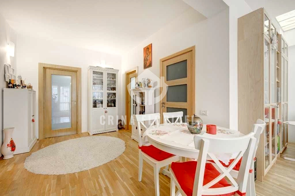 Apartament 4 camere ,200 mp utili, 3 băi, 2 parcări , zona Floreasca