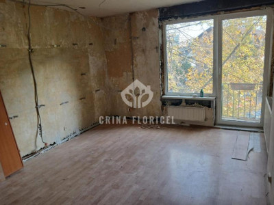 Vanzare apartament 2 camere |  45 mp |  etaj 2/3 | vedere superbă -Primaverii