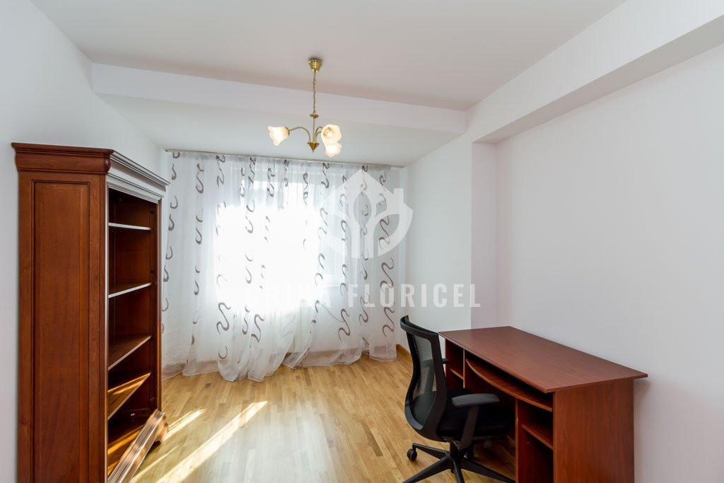 Inchiriere 4 camere - loc parcare - Primaverii 