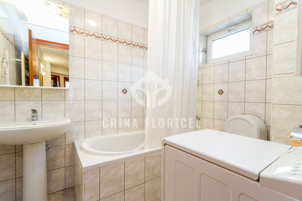 Inchiriere 4 camere - loc parcare - Primaverii 