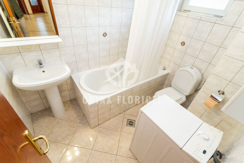 Inchiriere 4 camere - loc parcare - Primaverii 