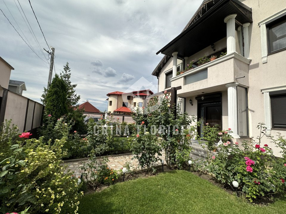 Vanzare vila cu trandafiri in suprafata de 220 mp , teren 536 mp din Domnesti