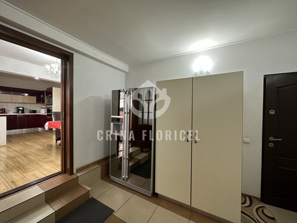 Vanzare vila cu trandafiri in suprafata de 220 mp , teren 536 mp din Domnesti