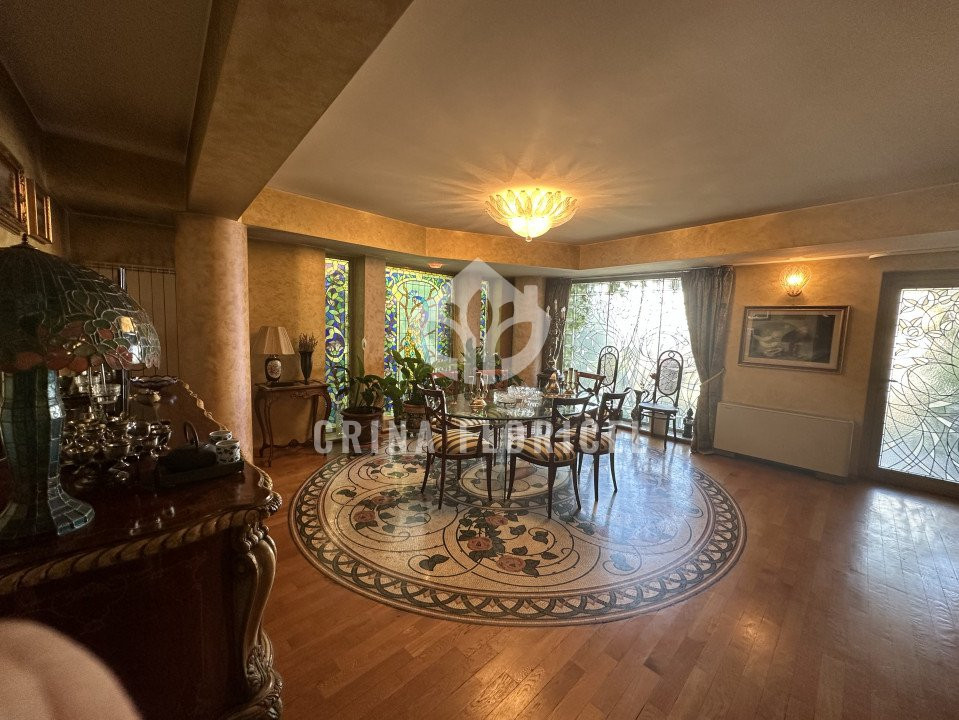 Vanzare Vila spectaculoasa cu cea mai frumoasa terasa de pe acoperis din Domenii