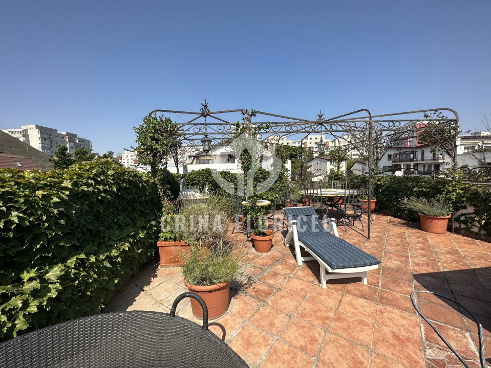 Vanzare Vila spectaculoasa cu cea mai frumoasa terasa de pe acoperis din Domenii