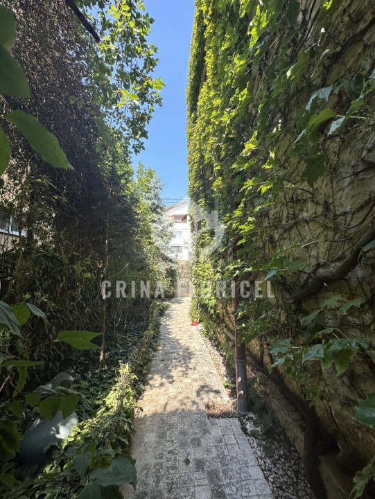 Vanzare Vila spectaculoasa cu cea mai frumoasa terasa de pe acoperis din Domenii