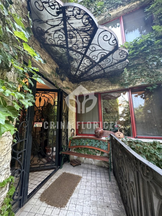 Vanzare Vila spectaculoasa cu cea mai frumoasa terasa de pe acoperis din Domenii