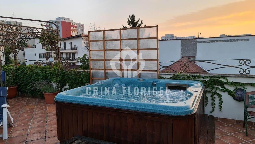 Vanzare Vila spectaculoasa cu cea mai frumoasa terasa de pe acoperis din Domenii