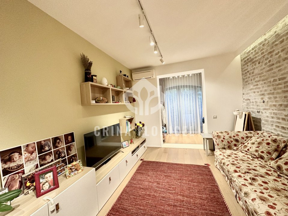 Vanzare 3 camere + camera serviciu 14 mp cu baie proprie- Primaverii