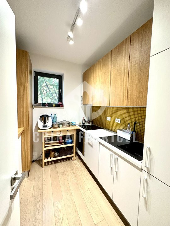 Vanzare 3 camere + camera serviciu 14 mp cu baie proprie- Primaverii