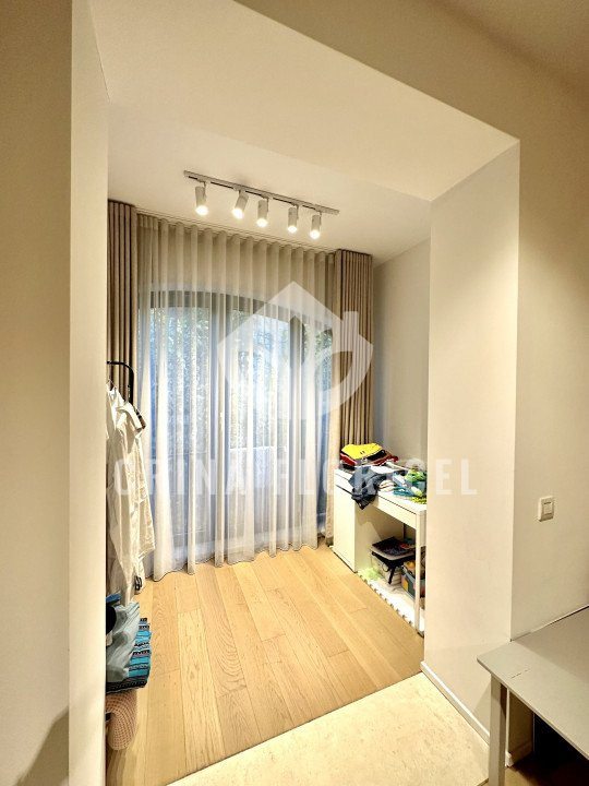 Vanzare 3 camere + camera serviciu 14 mp cu baie proprie- Primaverii