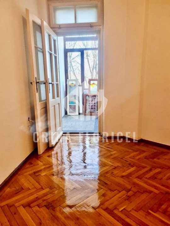 Vanzare 2 camere 54 mp , boxa 12,40 mp, curte 33,35 mp  - Calea Grivitei