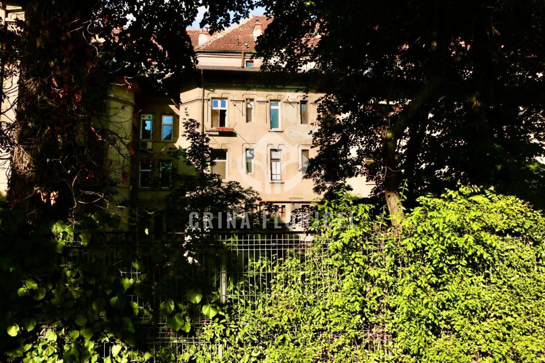 Vanzare 2 camere 54 mp , boxa 12,40 mp, curte 33,35 mp  - Calea Grivitei