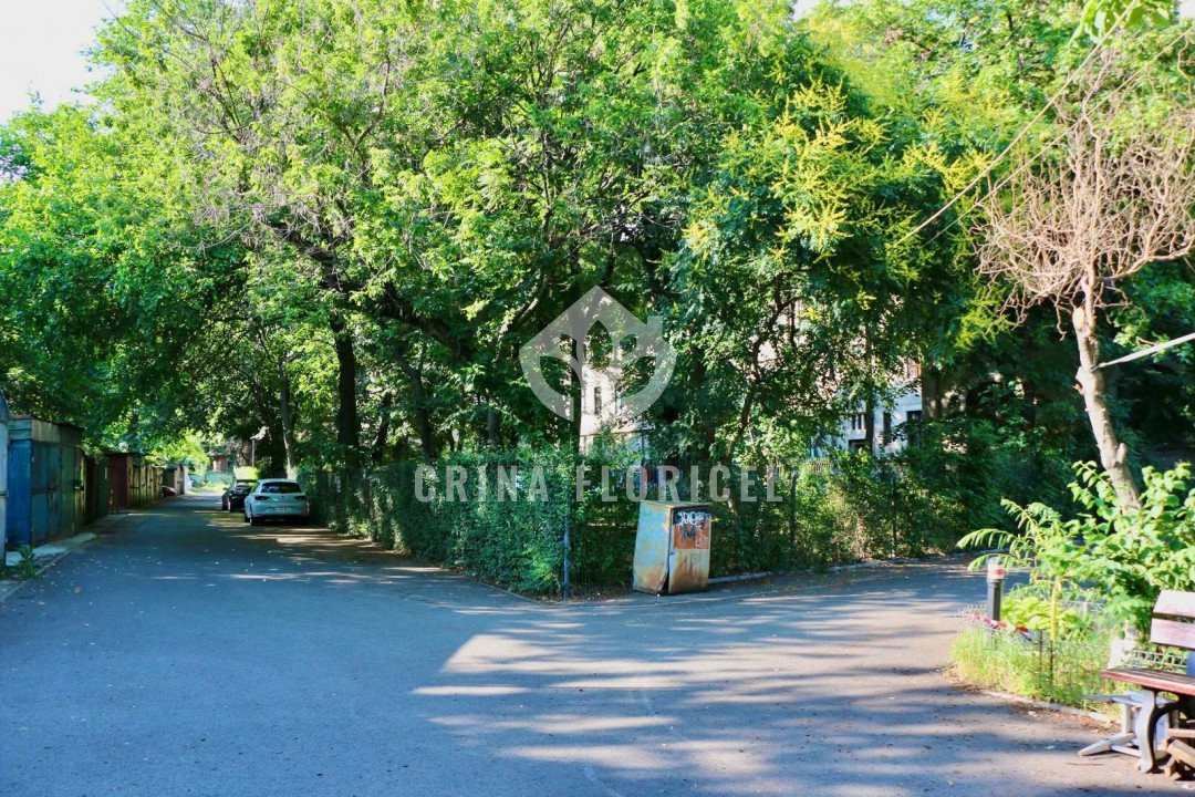 Vanzare 2 camere 54 mp , boxa 12,40 mp, curte 33,35 mp  - Calea Grivitei