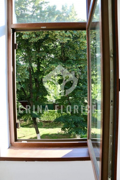 Vanzare 2 camere 54 mp , boxa 12,40 mp, curte 33,35 mp  - Calea Grivitei