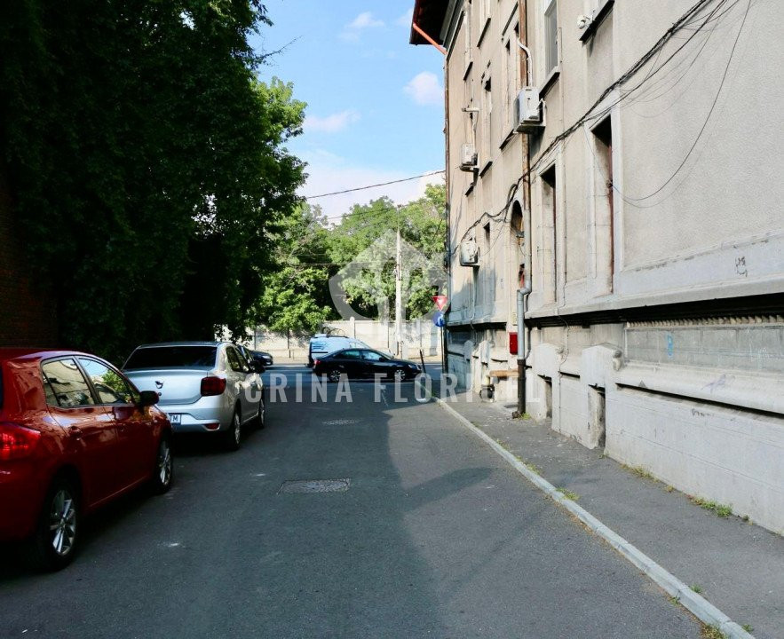 Vanzare 2 camere 54 mp , boxa 12,40 mp, curte 33,35 mp  - Calea Grivitei