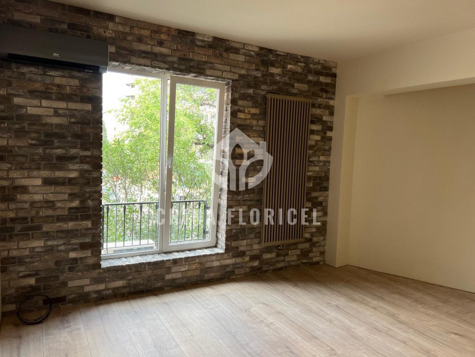 Inchiriere 3 camere - birouri - renovat integral - P-ta Universitatii 