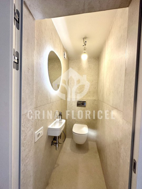 Inchiriere 3 camere - birouri - renovat integral - P-ta Universitatii 