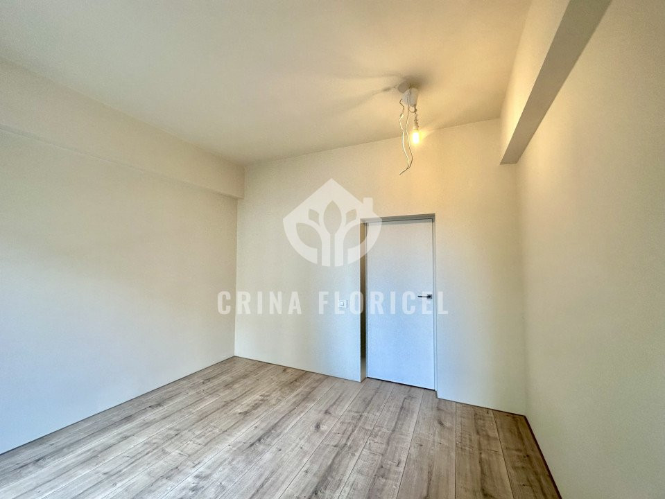 Inchiriere 3 camere - birouri - renovat integral - P-ta Universitatii 