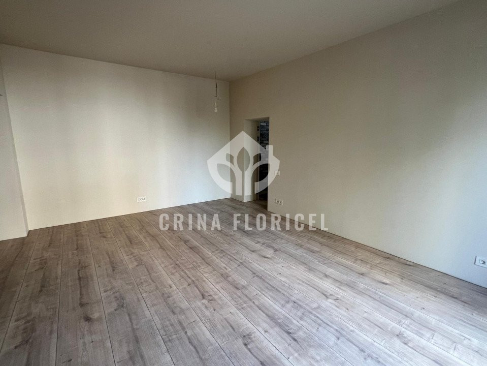 Inchiriere 3 camere - birouri - renovat integral - P-ta Universitatii 