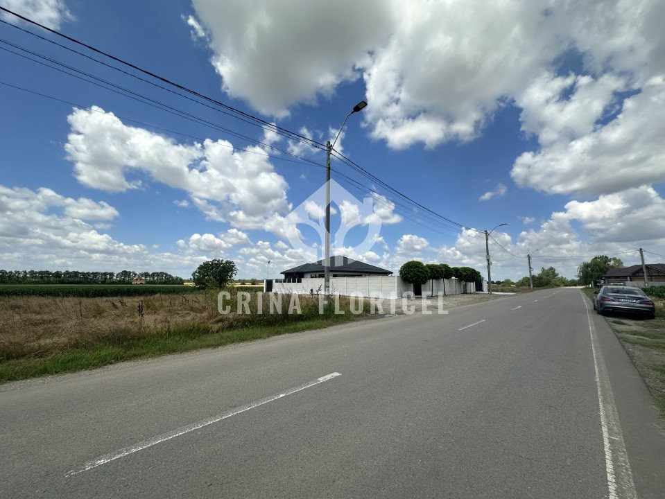 Vanzare teren intravilan 2965 mp - deschidere 26 m - str Gloriei - 1 Decembrie