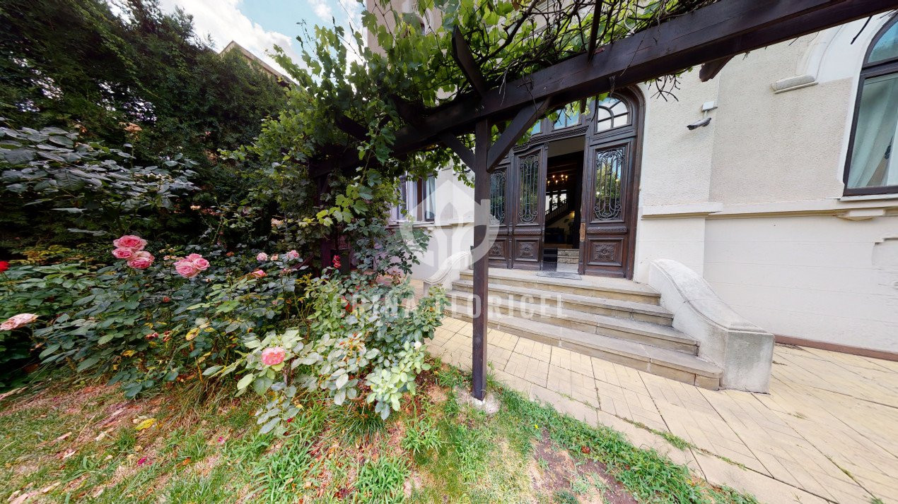 Inchiriere vila renovata, 406 mp, curte 150 mp - zona Pache Protopopescu