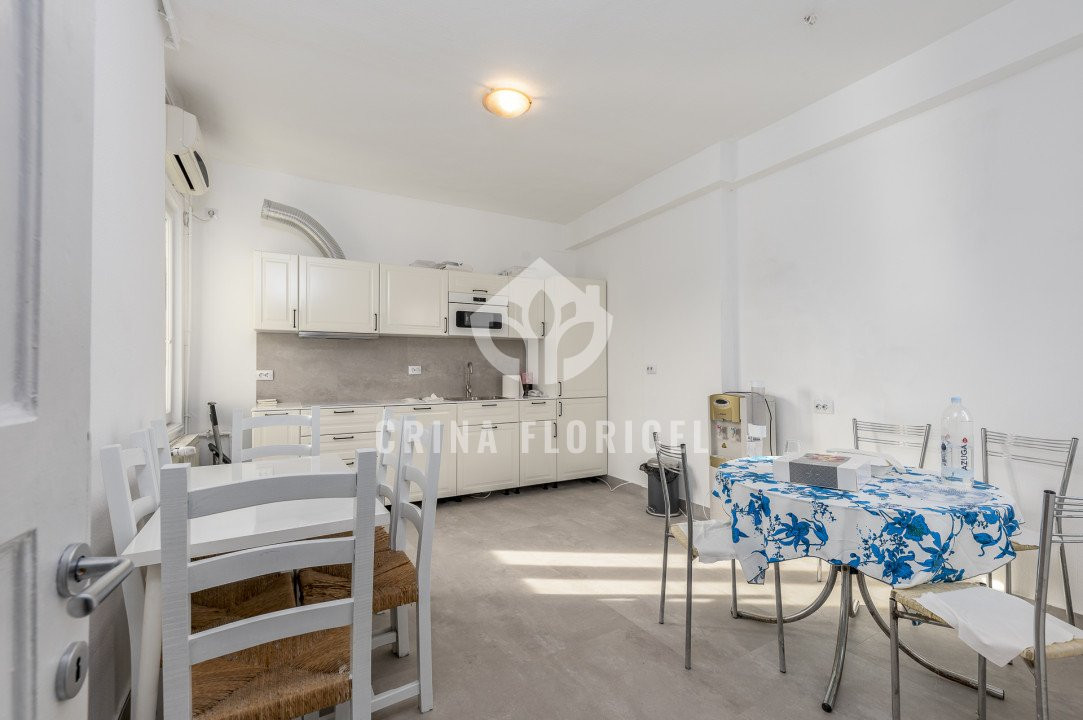 Inchiriere vila renovata, 406 mp, curte 150 mp - zona Pache Protopopescu