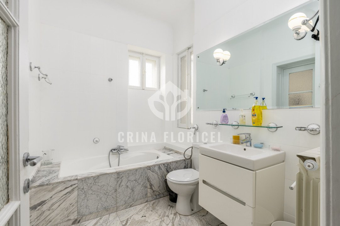 Inchiriere vila renovata, 406 mp, curte 150 mp - zona Pache Protopopescu