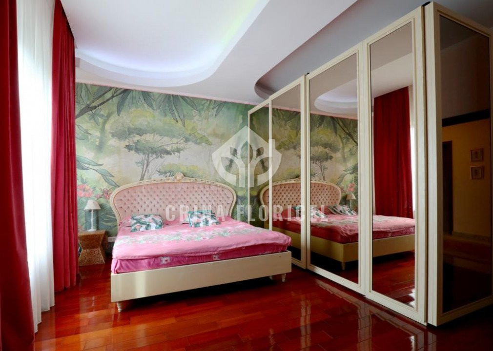 Vila cu 7 camere, teren de 298 mp de vanzare - Pipera