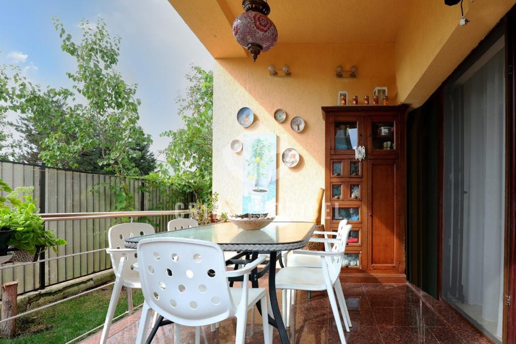 Vila cu 7 camere, teren de 298 mp de vanzare - Pipera