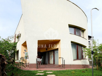 Vila cu 7 camere, teren de 298 mp de vanzare - Pipera