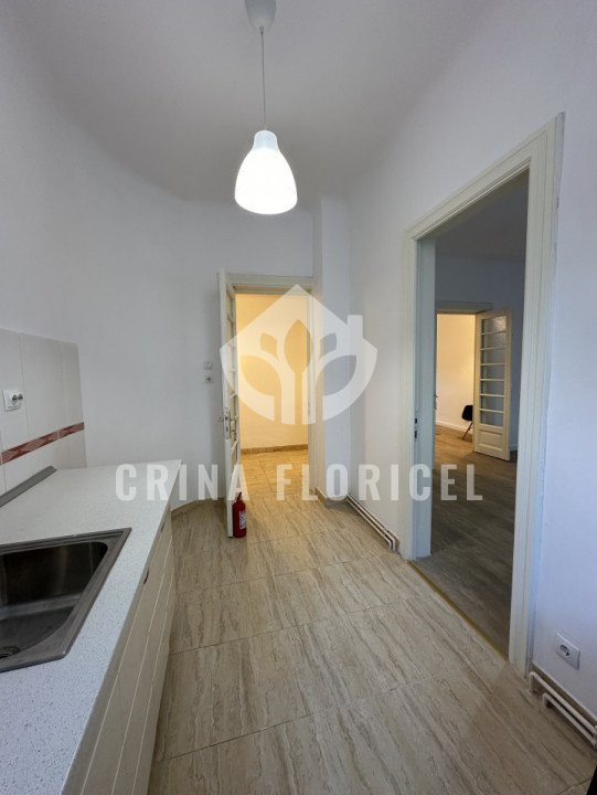 Inchiriere 3 camere la parter in vila - BIROURI - str Delea Veche