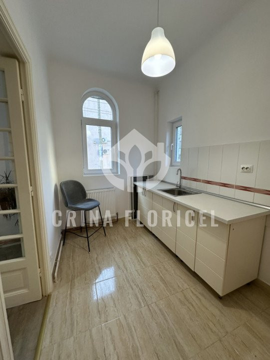 Inchiriere 3 camere la parter in vila - BIROURI - str Delea Veche