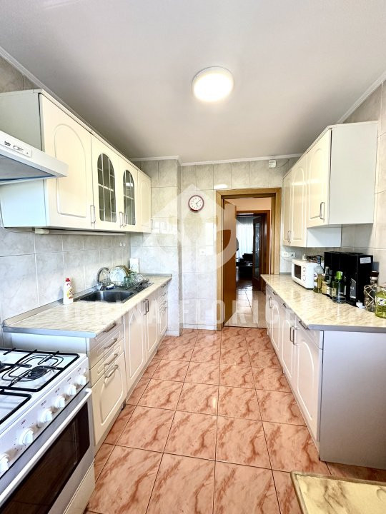 Inchiriere apartament 3 camere - 80 mp utili - Piata Victoriei  