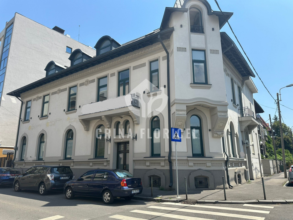 Vanzare vila restaurata si renovata - pretabila sedii companii - Aviatorilor