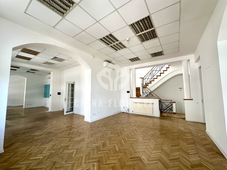 Vanzare vila restaurata si renovata - pretabila sedii companii - Aviatorilor