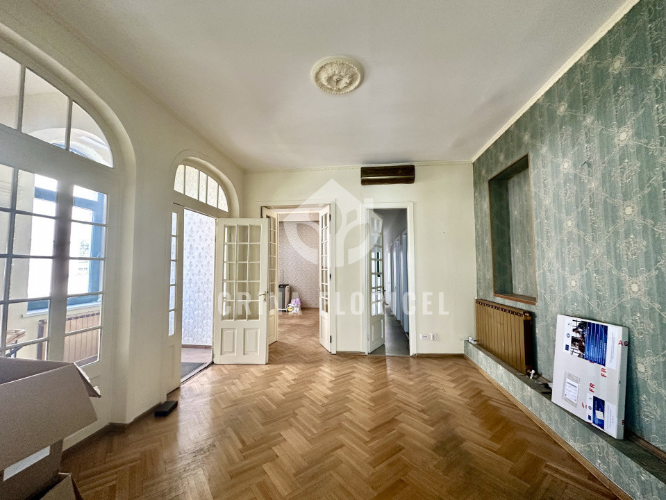 Vanzare vila restaurata si renovata - pretabila sedii companii - Aviatorilor