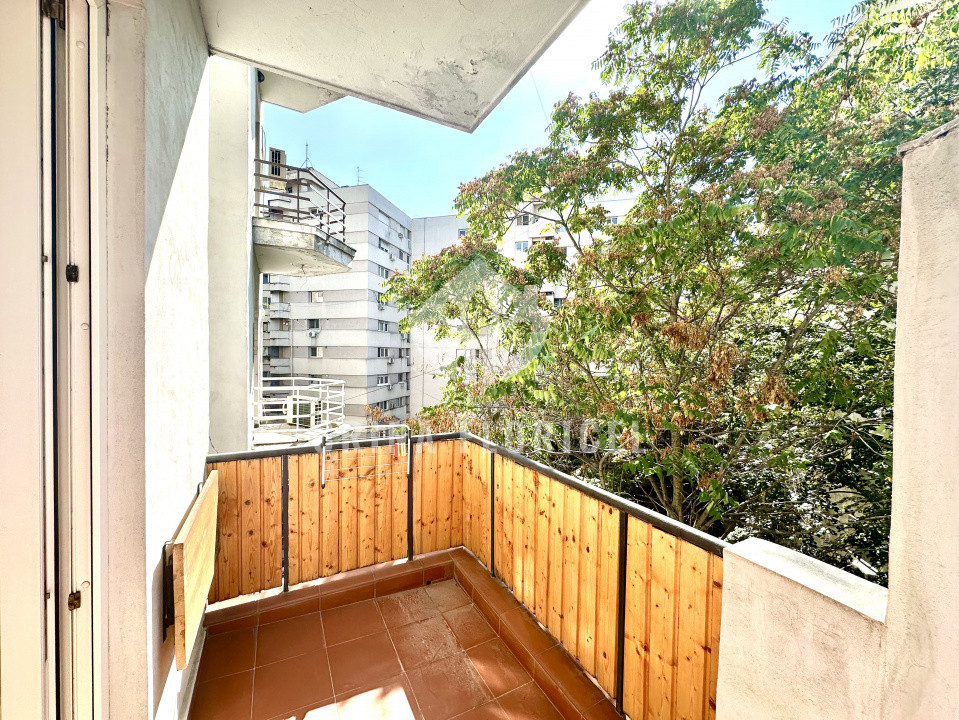 Vanzare 2 camere vis-a-vis Grand Hotel Bucharest  - Piata Universitatii